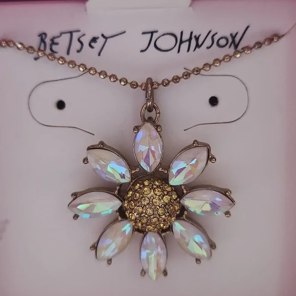 Betsey Johnson Daisy Pendant - Picture 3 of 6